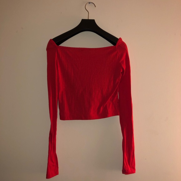 ✨casual/chic red crop top from Shein✨ - Picture 3 of 3